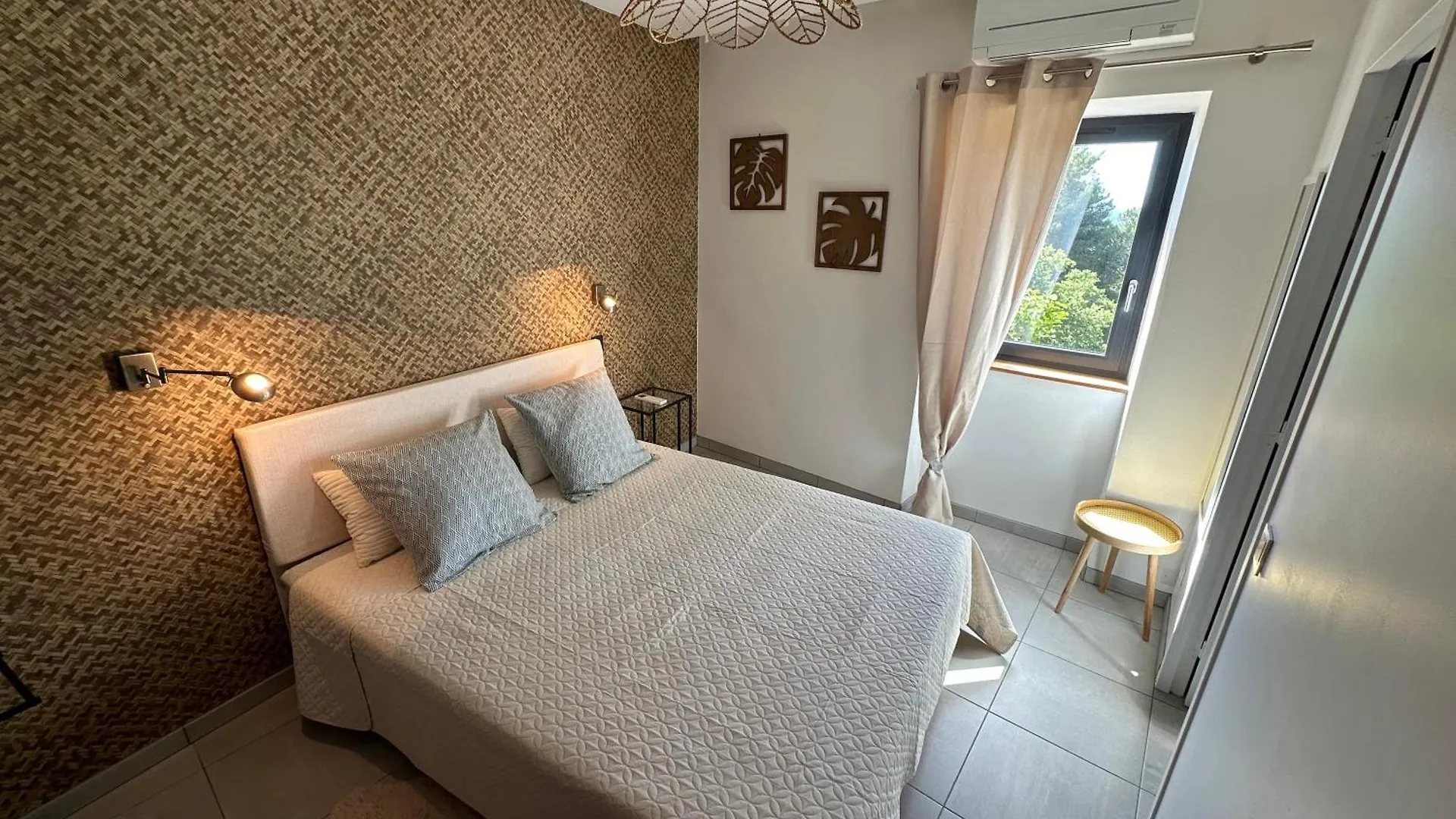 아파트 Gite Le Cedre Beauchastel 프랑스