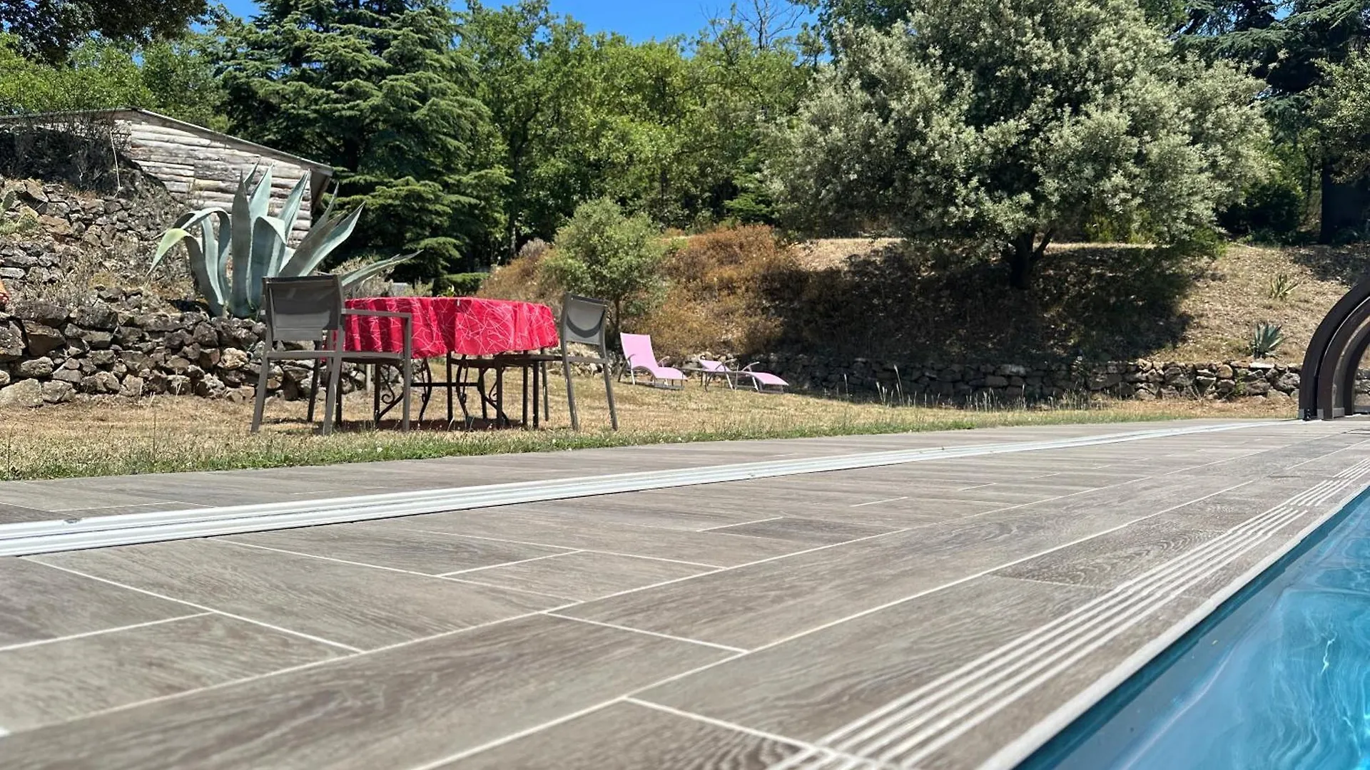 Gite Le Cedre Beauchastel 0*,  프랑스